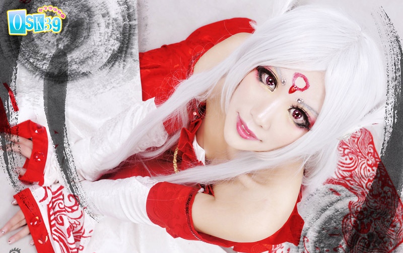 Ảnh Girl Cosplay với Red Clothes