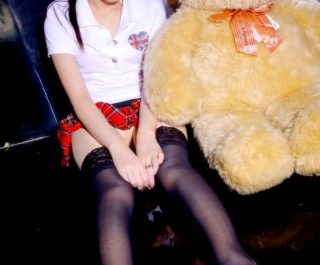 Girl xinh 9x Nhật Bản chân dài show hàng cực hot