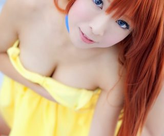 Cosplay màu vàng xinh xắn